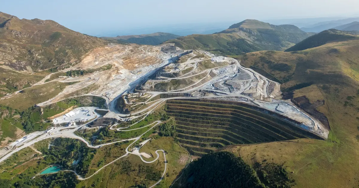 Carrière de talc dans les Pyrénées : une convention judiciaire d'intérêt public validée après des pollutions