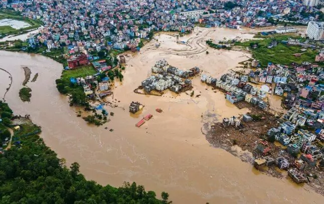 Ouragans, inondations, super typhons …. Le monde a littéralement la tête sous l’eau